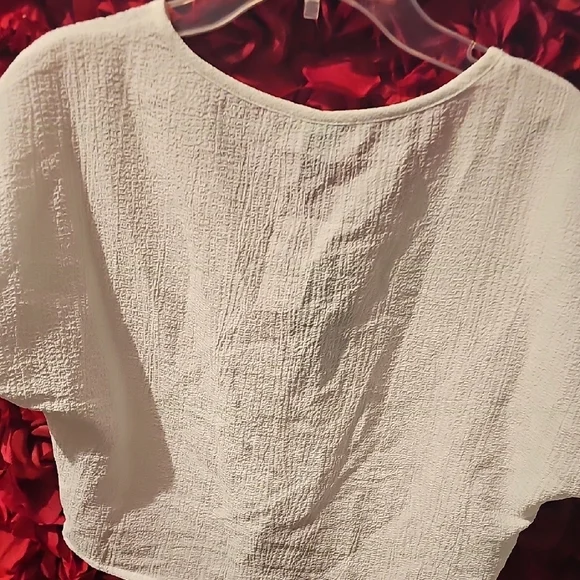 SHEIN NWT Women's Cream Ruched Crop Blouse Short Sleeve Size XSmall - Picture 7 of 7